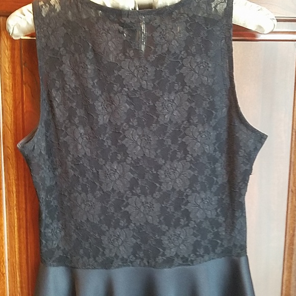 Top by Guess Marciano - Picture 2 of 4